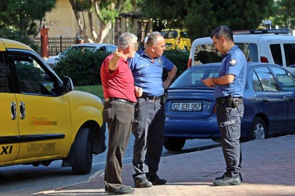 Antalya'da taksici ile İranlı turist tartıştı