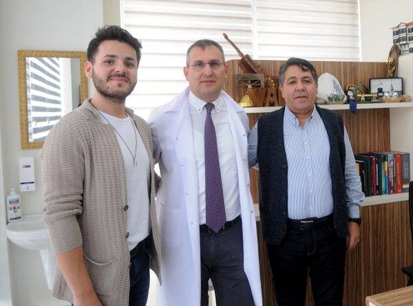 Sesini kaybetme pahasına babasına karaciğerini bağışladı