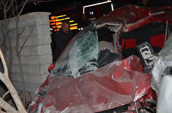 Muş'ta trafik kazasında 2 kişi öldü, 3 kişi yaralandı
