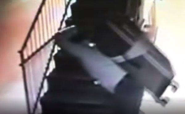 İstanbul'da cinnet getiren adam eşini öldürdü