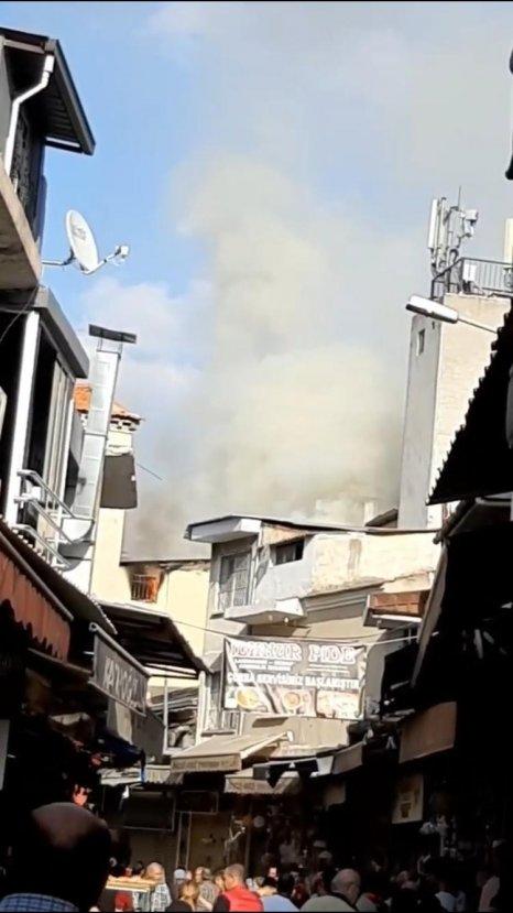 İzmir'de tarihi Kemeraltı Çarşısı’nda yangın