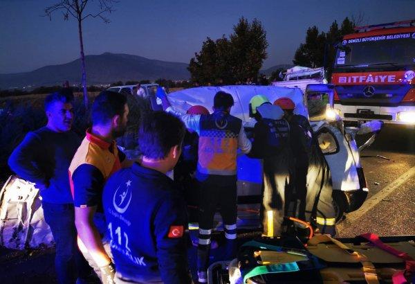 Denizli'de takla atan araç başka araca çarptı