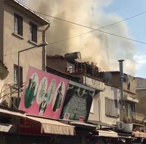 İzmir'de tarihi Kemeraltı Çarşısı’nda yangın