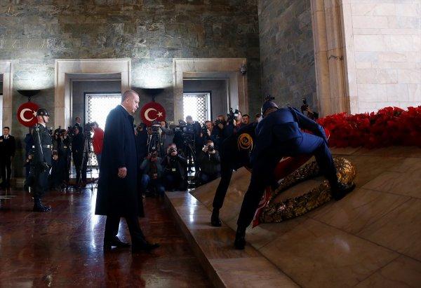 Türkiye, Mustafa Kemal Atatürk'ü anıyor