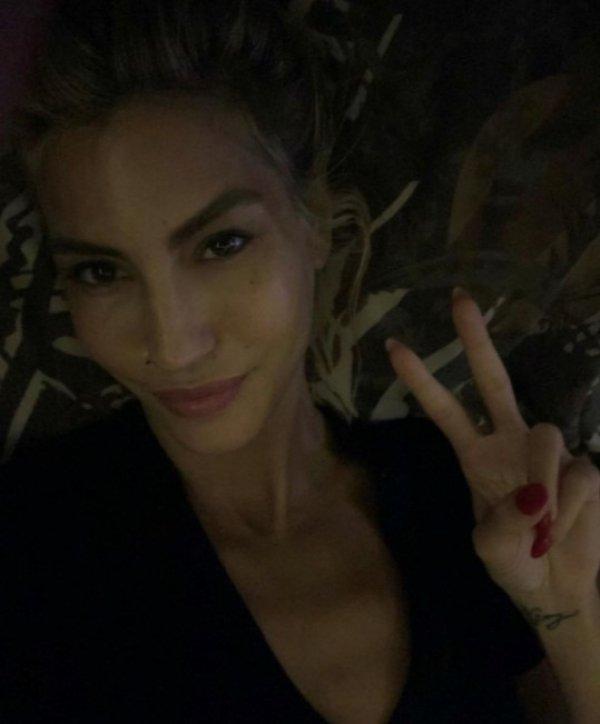 Çağla Şıkel son durumunu paylaştı