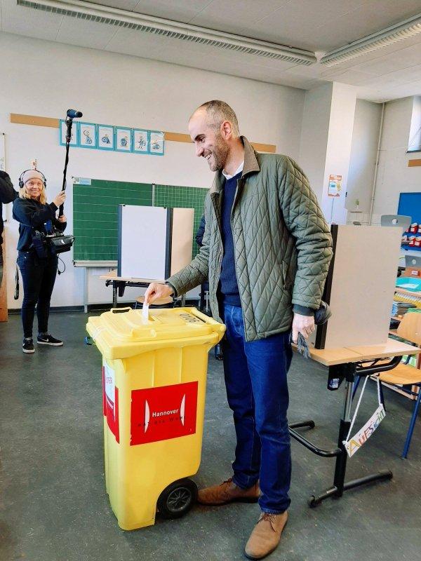 Hannover'ın yeni belediye başkanı Türk kökenli