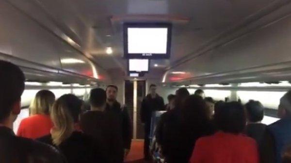 Saat 9'u 5 geçe Türkiye'de hayat durdu