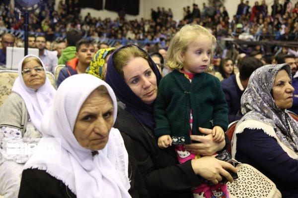 Mevlit Kandili'ni tefle kutlayan İranlılar