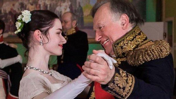 Rus tarihçi sevgilisini vahşice öldürdü