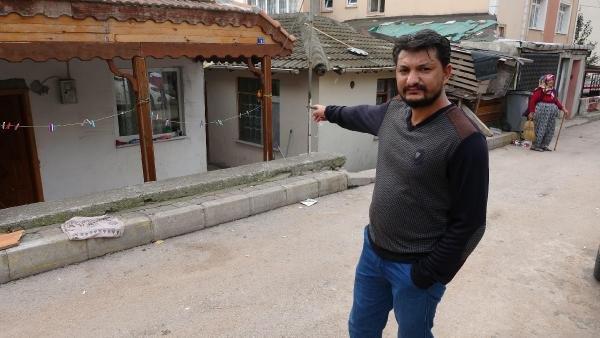 Kiracılar ev sahibini bıçaklayıp, ailesini darbettiler