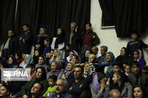 Mevlit Kandili'ni tefle kutlayan İranlılar