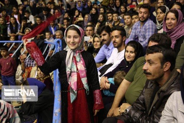 Mevlit Kandili'ni tefle kutlayan İranlılar