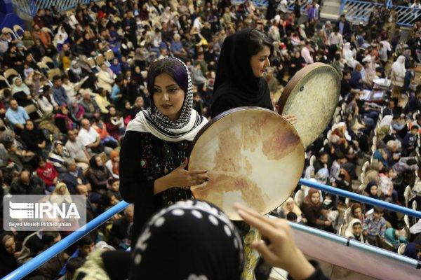 Mevlit Kandili'ni tefle kutlayan İranlılar
