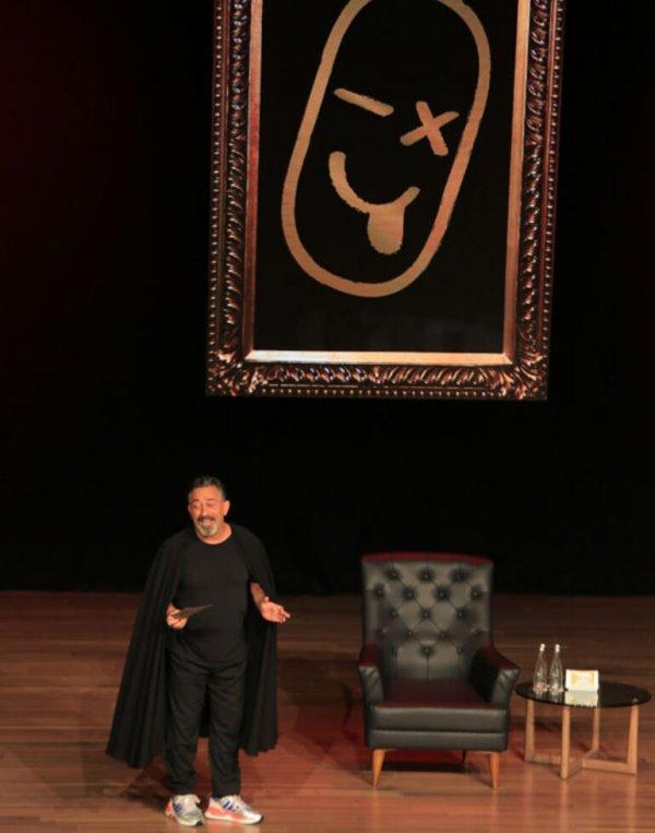 Cem Yılmaz: Tarkan, gözleriyle sevişen biri