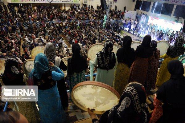 Mevlit Kandili'ni tefle kutlayan İranlılar