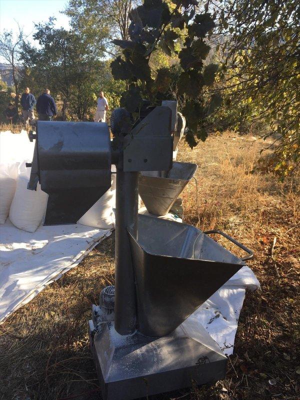 Burdur'da böcekli unları piyasaya sürerken yakalandılar