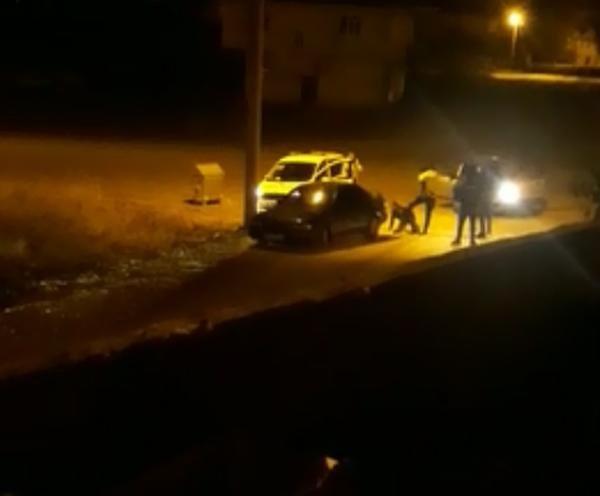 İki trafik polisi kaçan sürücüyü tekme tokat dövdü
