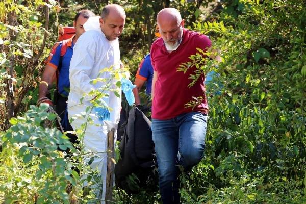 Öldürdüğü komşusunun cenazesine katıldı