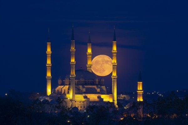 Edirne'de dolunay ve Selimiye Camii büyüledi