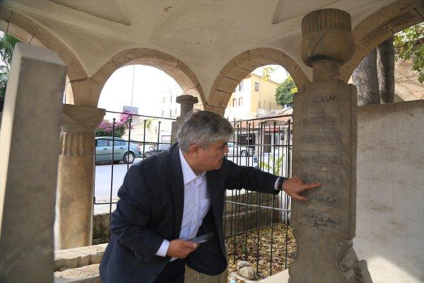 Karagöz ve Hacivat'ın mucidinin mezar taşı tepki çekti
