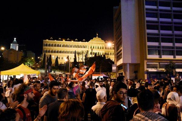 Cumhurbaşkanı Avn'ın sözleri, Lübnanlıları sokağa döktü