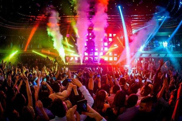 Gece kulübünde doğan çocuğa ömür boyu ücretsiz eğlence