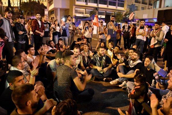 Cumhurbaşkanı Avn'ın sözleri, Lübnanlıları sokağa döktü