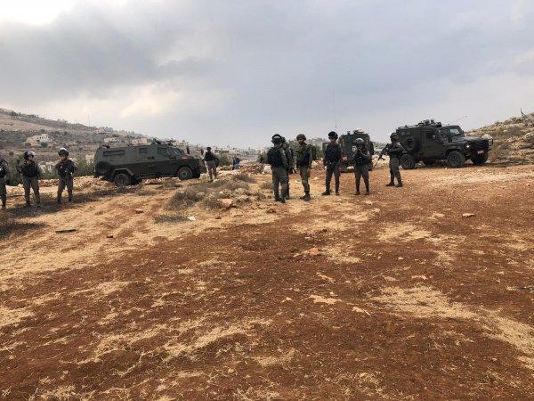 İsrail askerleri cuma namazına engel olmaya çalıştı