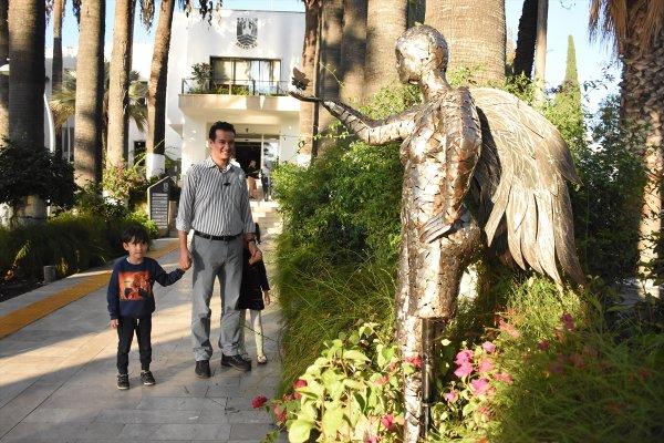 Bodrum'da Neslican Tay'ın heykeli dikildi