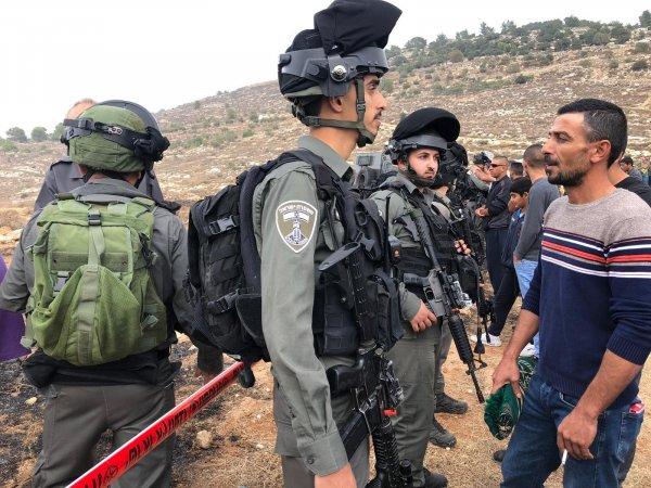 İsrail askerleri cuma namazına engel olmaya çalıştı