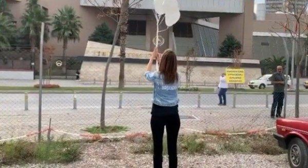 3,5 yıl sonra eşinden boşanınca bando ekibi çağırdı