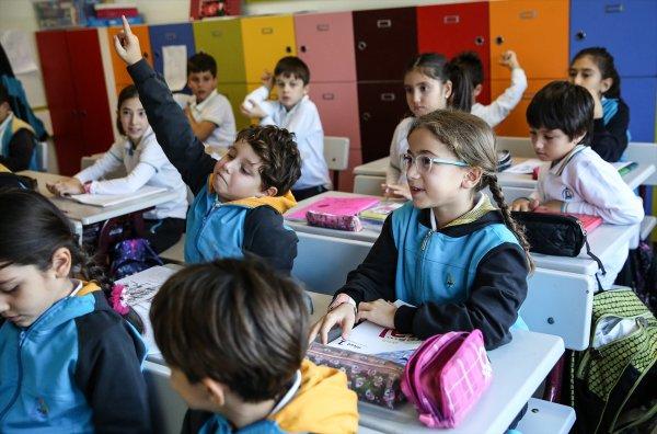 Öğrencilerin ilk karnesiz ara tatili bugün başlıyor