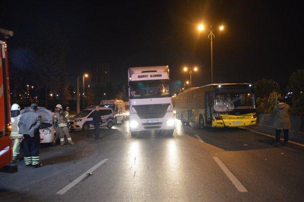 İstanbul'da İETT otobüsü kaza yaptı