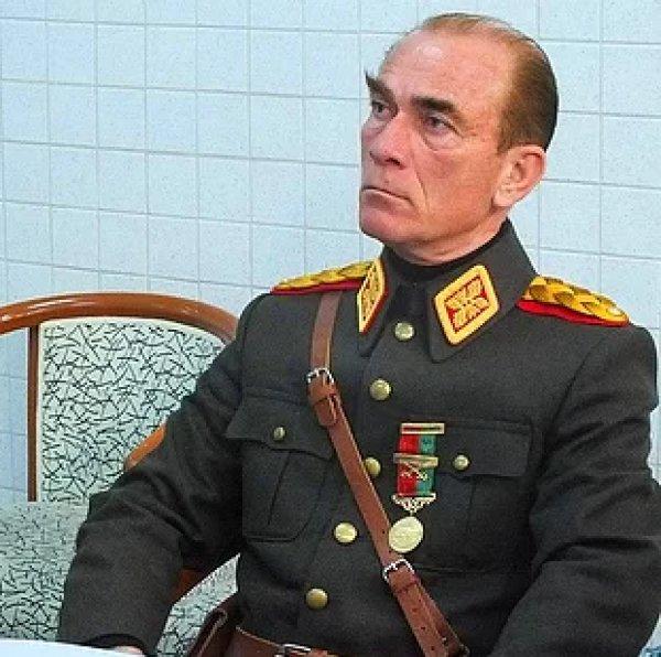 Atatürk'e benzetilen kişiler arasında çekişme var