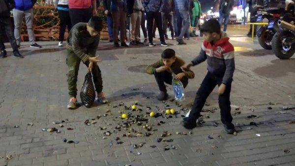 Bursa'da seyyar satıcılar ile zabıtalar arasında arbede