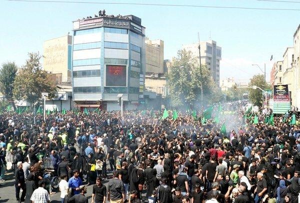 İran'daki gösterilerde 1000 kişi gözaltına alındı