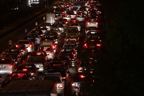 İran gösteriler nedeniyle internete erişimi kesti