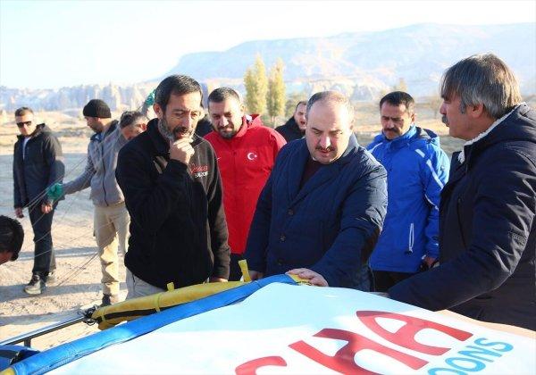 Bakan Varank ilk yerli balonla uçtu