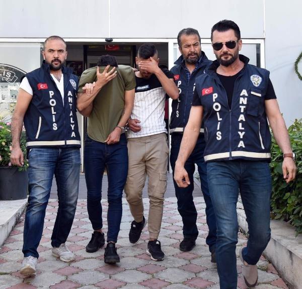Antalya'da travestiyi öldüren zanlı hakim karşısına çıktı