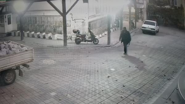 Kütahya'da bir kişi eski eşini ve fırıncıyı vurdu