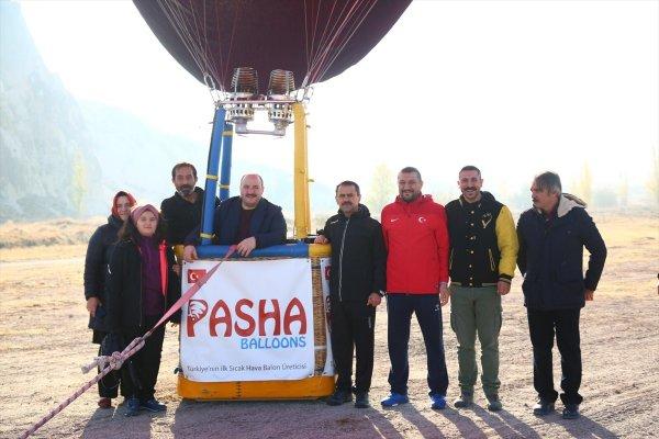 Bakan Varank ilk yerli balonla uçtu