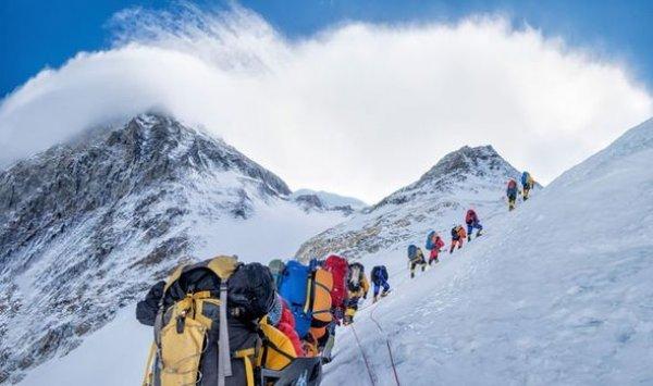 Himalayalar’da çığ düştü: 6 ölü