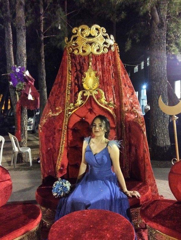 Üniversiteli genç kızı öldürüp, saatini paylaştı