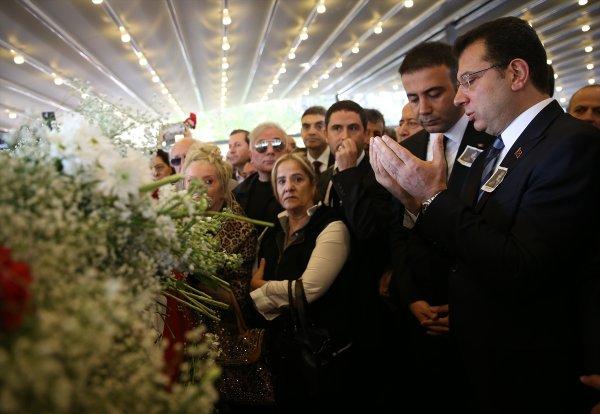 Yıldız Kenter'e veda