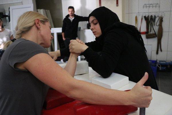 Bilek güreşçisi Nisa dünya üçüncüsü oldu
