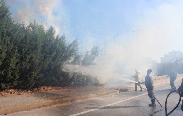 Demir parmaklıklardan kıvılcım sıçradı, yangın çıktı