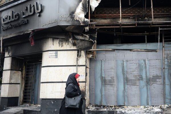 İran'daki gösterilerin yol açtığı tahribat büyük