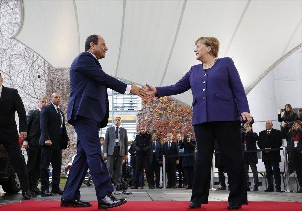 Angela Merkel, Sisi'yi kabul etti
