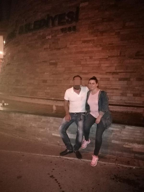 Manisa'da bir kişi, eşini av tüfeğiyle öldürdü