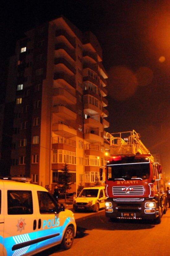 Kayseri'de eşini yaralayan koca kendini eve kilitledi